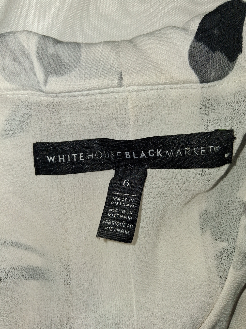 White House Black Market Sleeveless Floral V-Neck Blouse in Ivory and Black - Picture 3 of 3